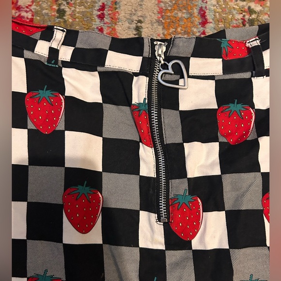 Hell Bunny Strawberry Checkered Women's Skirt - Picture 2 of 7